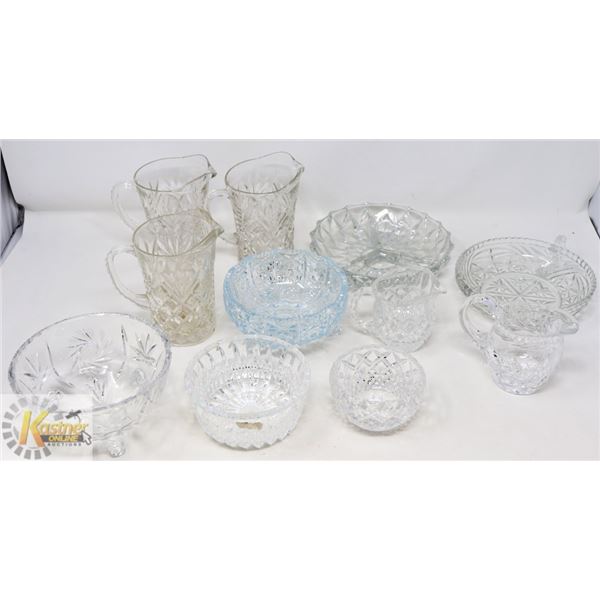 LARGE ESTATE FLAT OF COLLECTIBLE CRYSTAL PIECES;