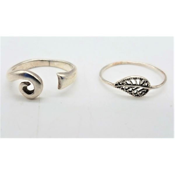 ESTATE LOT OF 2 ST. SILVER RINGS SZ 9( ADJUSTABLE)