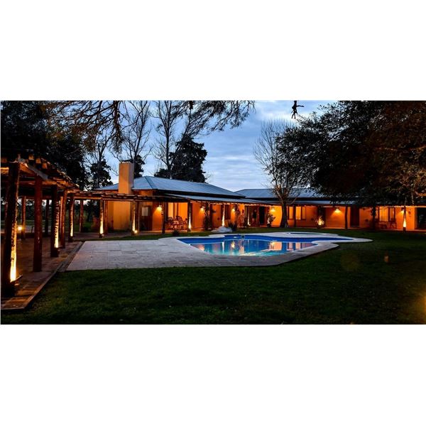 INTL TROPHY OUTFITTERS: 5-Day Southeastern Ibex Hunt for One Hunter in Seville, Spain - Includes Tro