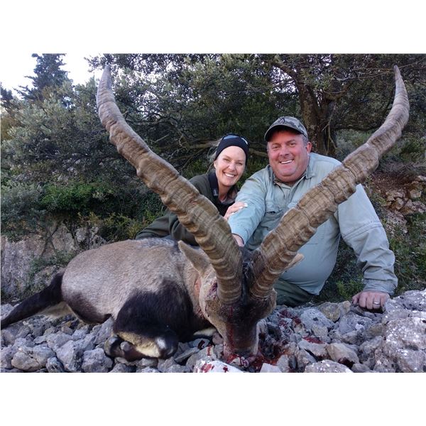 ESTANCIA EL CARRIZAL: 5-Day Red Stag and Blackbuck Hunt for Two Hunters in Argentina - Includes Trop