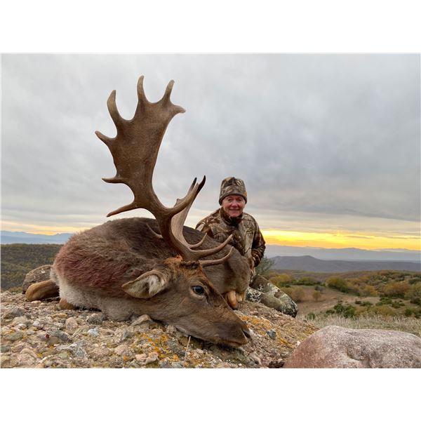 RIVER PLATE OUTFITTERS: 4-Day Cast and Blast for Four Hunters in Argentina