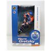 Image 1 : WAYNE GRETZKY 12" LEGENDS, LE OILERS BLUE VARIANT