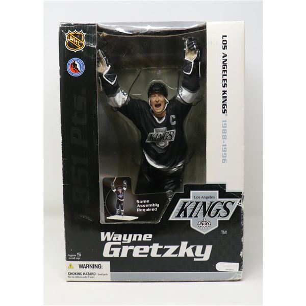 WAYNE GRETZKY 12" LEGENDS, LE KINGS STANDARD BLACK