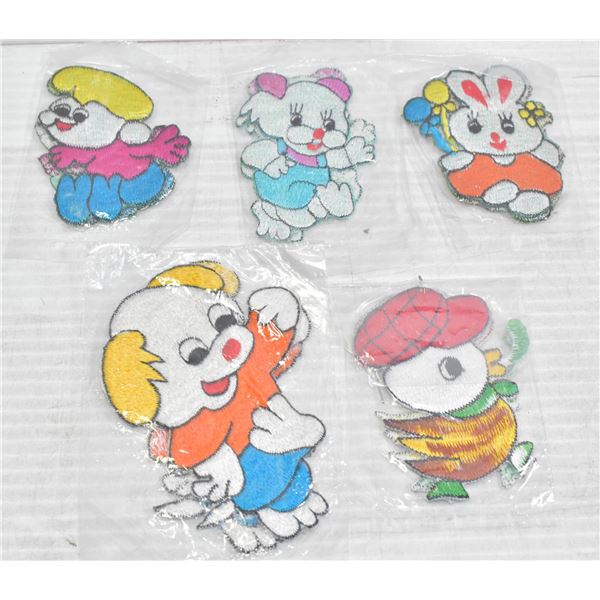 LOT OF 10 BADGES INCL. SMURF