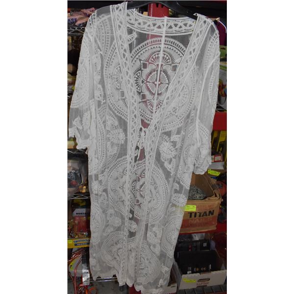 NEW LADIES LACE ROBE