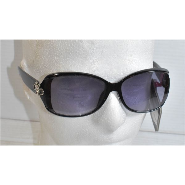 PAIR OF FOSTER  GRANT SUNGLASSES