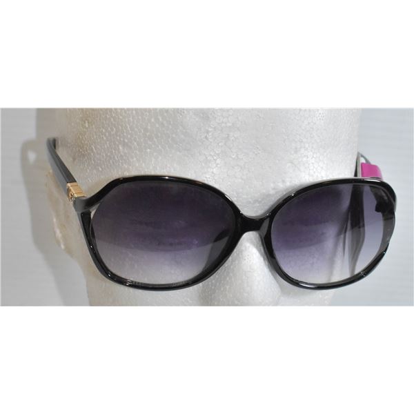 PAIR OF FOSTER  GRANT SUNGLASSES