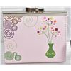 Image 1 : PINK FLOWER VASE CHANGE PURSE BY SHAGWEAR CANADA
