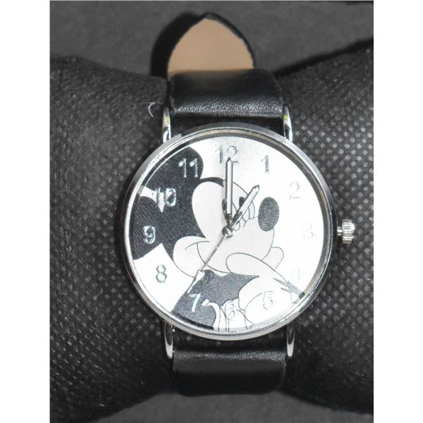 NEW MICKEY MOUSE QUARTZ MOVEMENT WATCH