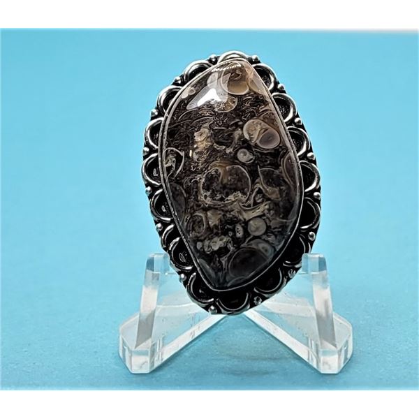 3)  SCALLOPPED EDGE TURTELLA JASPER RING,