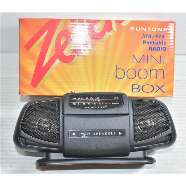 VINTAGE ZELLERS MINI BOOM BOX STILL IN BOX