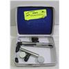 Image 1 : OLD TIN WITH HOLE PUNCH KIT