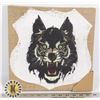 Image 1 : NEW TIMBER WOLF PAINTED BURLAP ART PIECE