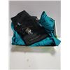 Image 1 : BOX LOT OF ASSORTED WOMENS CLOTHING & ACCESSORIES