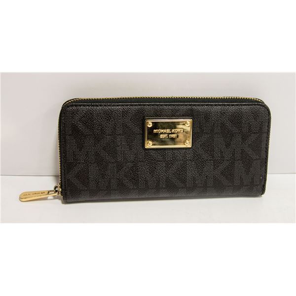 BLACK GENUINE MICHAEL KORS WALLET