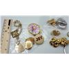 Image 4 : LARGE ESTATE LOT OF VINTAGE JEWELRY SWEATER CLIP