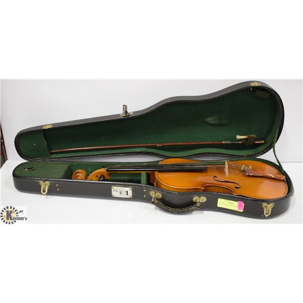 VINTAGE VIOLIN IN CASE - ESTATE