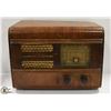 Image 1 : 1940'S SERENADER ANTIQUE RADIO