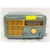 Image 1 : VINTAGE HALLICRAFTERS 2 WAY BAKELITE RADIO