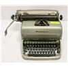 Image 2 : VINTAGE REMINGTON GREEN METAL TYPEWRITER