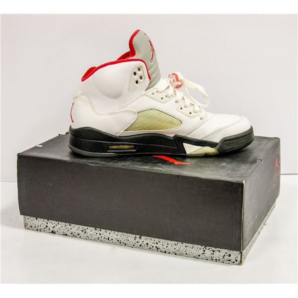 COLLECTIBLE NIKE AIR JORDAN 5