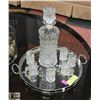 Image 1 : VINTAGE 7PC DECANTER & SHOT GLASS SET WITH SERVING