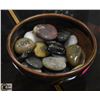 Image 1 : POTTERY BOWL WITH INSPIRATIONAL ROCKS