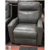 Image 3 : GREY LEATHER ELECTRIC RECLINING SOFA LOVESEAT AND