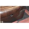 Image 4 : BROWN LEATHER NAILHEAD ELECTRIC RECLINING SOFA W/