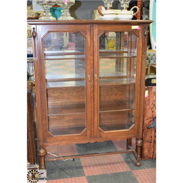 VINTAGE SOLID OAK DISPLAY CABINET