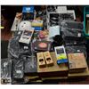 Image 1 : PALLET OF ASSORTED STORE RETURNS