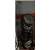 Image 1 : GOLF CLUBS/BAG + CART