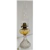Image 1 : VINTAGE OIL LAMP