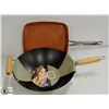 Image 1 : PAIR OF BRAND NEW PANS - 11.8" WOK + SQUARE FRYING