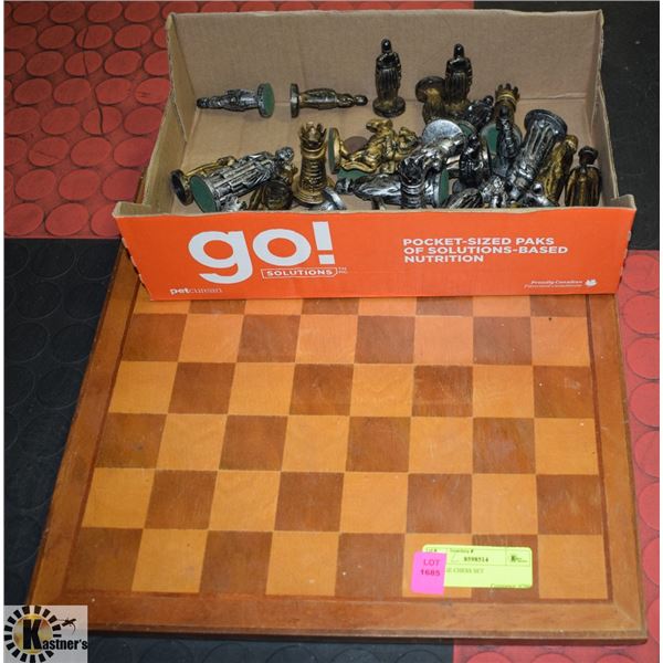 VINTAGE CHESS SET