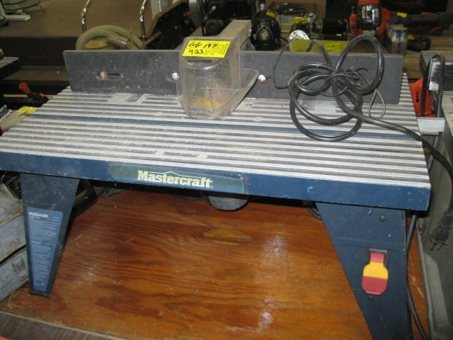 MASTERCRAFT ROUTER TABLE WITH ROUTER