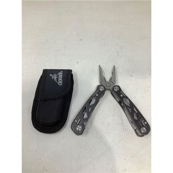 Gerber Multitool with Nylon Carry Case