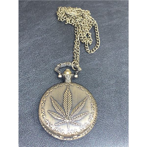 NEW Cased Quartz steam punk vintage style Pocket watch and chain set