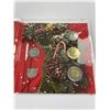 Image 2 : 2013 Happy Holidays Uncirculated Coin Set with Special Quarter in Special Case