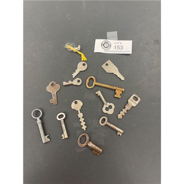 Lot of Vintage Keys