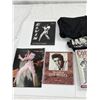 Image 2 : Nice Collectible Lot of Elvis Stuff Books, Bags, Etc