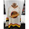 Image 1 : Extra Large CCM Vintage Canucks Jersey