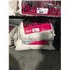 Image 2 : MANHATTAN SYNTHETIC SILK DOUBLE DUVET WITH TWO MANHATTAN 2 SYNTHETIC SILK PILLOWS