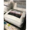 Image 2 : SIGNATURE COLLECTION TWIN MATTRESS PAD AND ATHENA MICROGEL DUVET TWIN SIZE