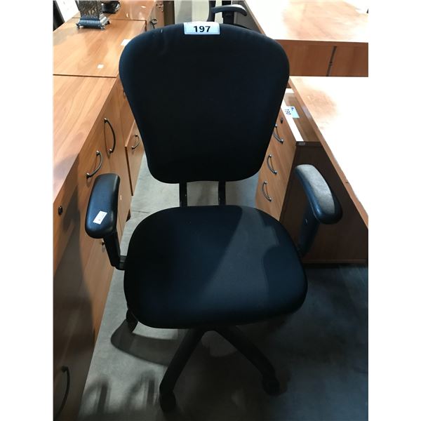 BLACK ADJUSTABLE ARM TASK CHAIR