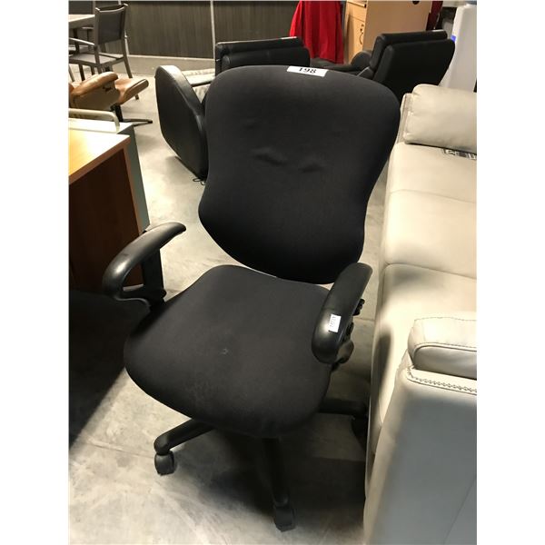 BLACK MULTI-LEVER TASK CHAIR