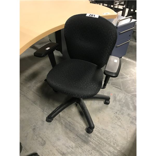 BLACK MULTI-LEVER MID BACK TASK CHAIR