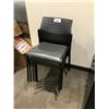 Image 1 : 5 BLACK STACKING SIDE CHAIRS
