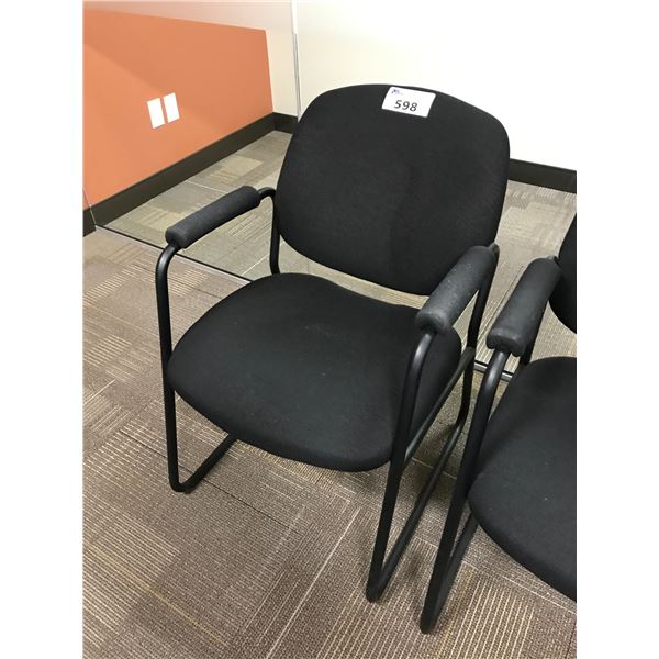 BLACK SLED BASE CLIENT CHAIR