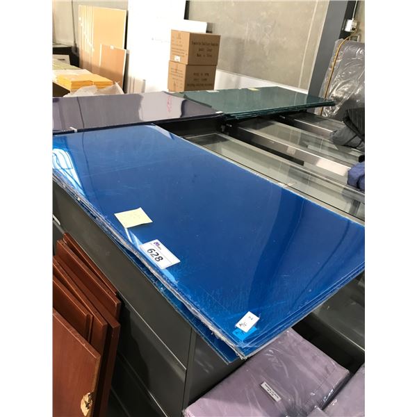 12 LEXON SHEETS 4' X 2' IN BLUE